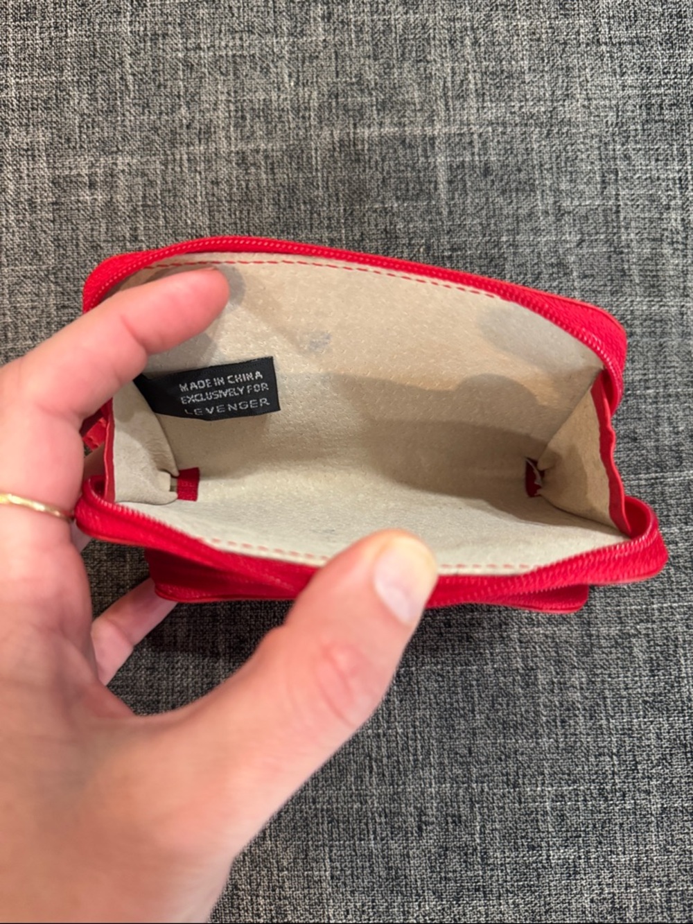 Levenger Red Pebbled Leather Zip Wallet Organizer Compact - Picture 4 of 4